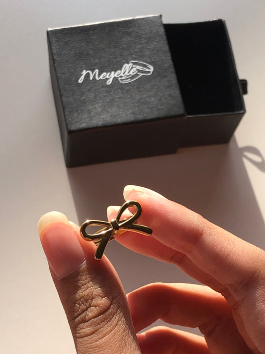 Golden bow ring
